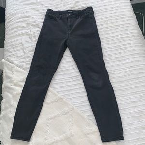 Woman’s high-rise stretch skinny jeans